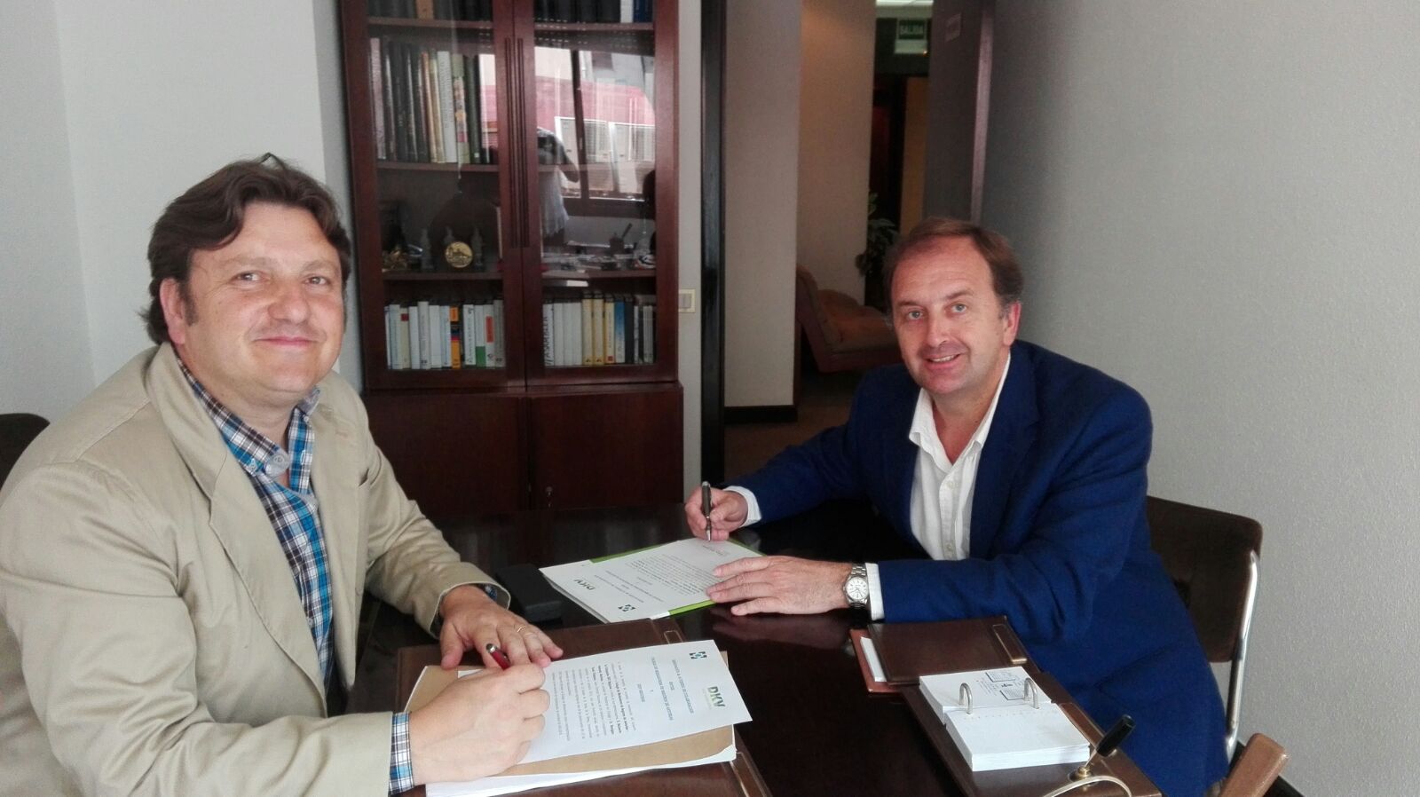 Nota de Prensa. Colegio Mediadores de Seguros de Asturias, firma renovacion acuerdo colaboracion DKV Nota de Prensa. Colegio Mediadores de Seguros de Asturias, firma renovacion acuerdo colaboracion DKV